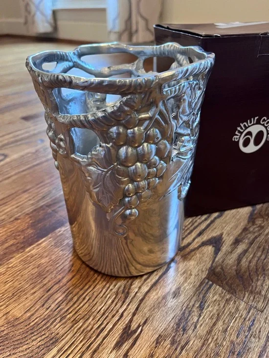 Arthur Court Grapes Pattern Utensil Holder 2002 - Picture 3 of 8